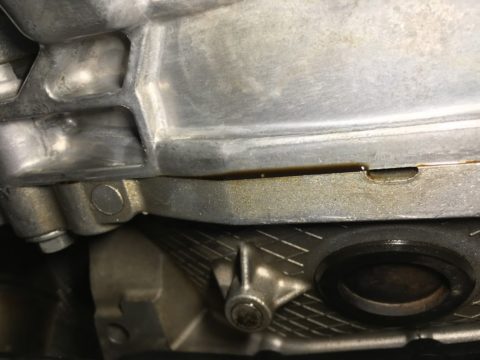 ランドローバーディスカバリー4クランクシールオイル漏れ?