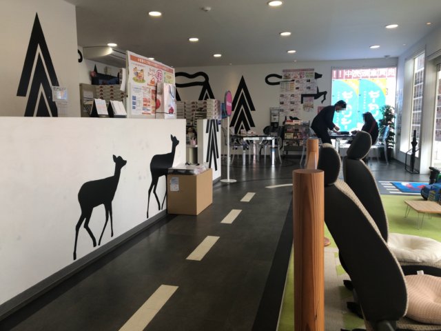 カーチス浜松店の店内はきれいで広い